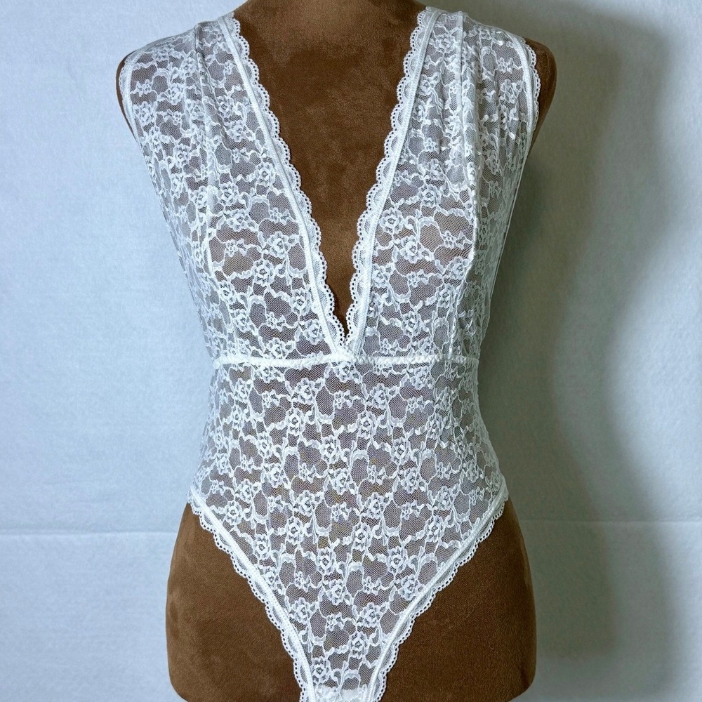 Victoria's Secret White Lace Deep V Teddy Bodysuit Lingerie Large - Picture 6 of 15
